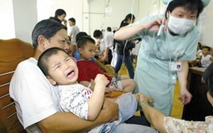 Trung Quốc: Trẻ nhập viện hàng loạt do ngộ độc thực phẩm