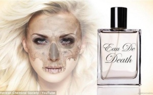 Bệnh hoạn như... nước hoa có mùi xác chết