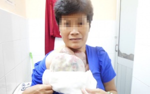 'Nuôi' khối u lớn vì lần chần đi viện