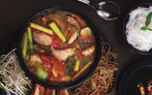 Giòn giòn lẩu gân cá chua cay