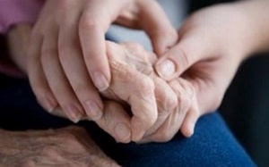 Băng keo thông minh giúp theo dõi bệnh Parkinson