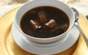 Canh ngẩu pín bò tráng dương