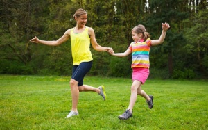 Cúi xuống để học hỏi từ con trẻ