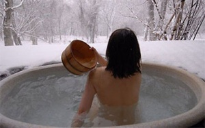 Tắm khoáng nóng: Những nguy hại không ngờ