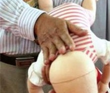 Sơ cứu khi trẻ bị sặc bột, cháo