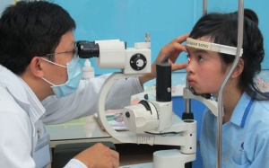 Tình trạng trẻ mất thị lực do chấn thương gia tăng