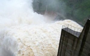 Vẫn chưa tìm thấy học sinh bị lũ thủy điện cuốn trôi