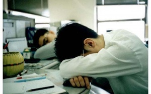 Buồn ngủ cả ngày không rõ nguyên nhân: Bệnh đấy!