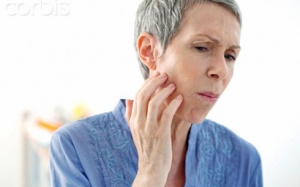 Vì sao người già hay đau răng?