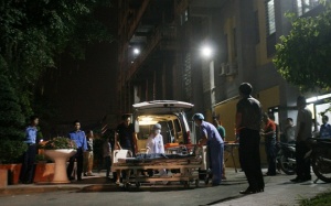 Bé 8 tuổi chết bất thường, người nhà vây viện Nhi trung ương