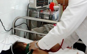 Nước chanh pha mật ong giúp đào thải virus sởi