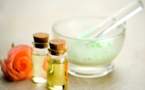 Chọn nước hoa hồng cho da mặt