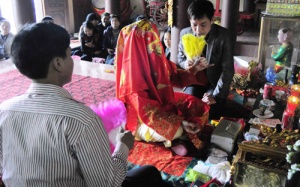 Phạt 30 triệu đồng vì chữa bệnh theo kiểu mê tín