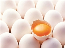 Trứng gà vừa bổ vừa... đẹp