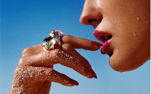 Xử lý khi bị thâm môi