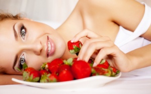 Tẩy tế bào chết với dâu tây