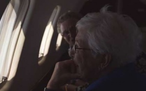 Lời khuyên cho người già khi đi máy bay