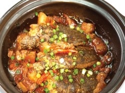 Nhớ món cá rô đồng kho tương...
