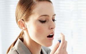 Nước xịt thơm miệng có thể gây nấm?