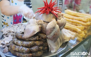 Cháo lòng 'sang chảnh' ở Sài Gòn