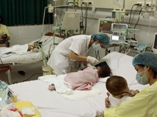 Ngày 1/5, 2 cháu bé tử vong do sởi tại Bệnh viện Bạch Mai