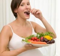 Những thực phẩm bà bầu cần tránh