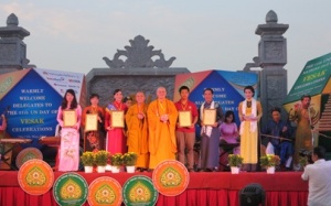 “Tâm hướng đài sen” chào đón Đại lễ Phật đản Vesak 2014
