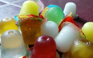 Bé 6 tuổi nguy kịch vì hóc thạch