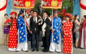 Xôn xao đám cưới đồng tính tại Tiền Giang