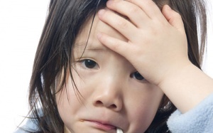 5 cách xử lý thông minh khi trẻ bị sốt