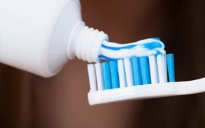 Đánh răng... hại tinh trùng