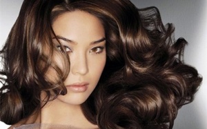 Nhuồm tóc 9 lần/năm làm tăng nguy cơ ung thư 60%