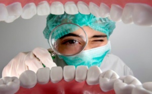 Nguy cơ đau tim, sẩy thai vì viêm lợi