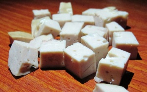 Giò lụa tự nhiên phát sáng trong đêm