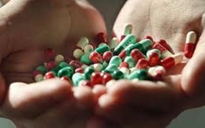 Hoại tử chỏm xương đùi do lạm dụng thuốc corticoid