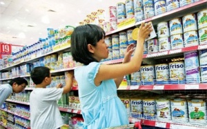 Hỗ trợ giá sữa tồn trước thời hạn áp trần giá sữa