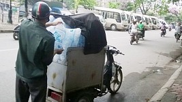 Chưa an tâm với chất lượng nước đá viên, nước đóng chai