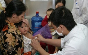 Đánh giá nguyên nhân phản ứng sau tiêm chủng