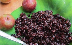 Cơm rượu nếp cẩm 'giết sâu bọ'