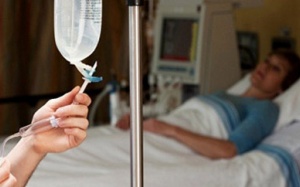 Mang họa vì tự ý truyền dịch, uống thuốc bổ