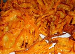 Xác minh 'bánh khoai vàng ruộm nhờ hóa chất'