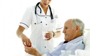 Người già sử dụng thuốc, thực phẩm chức năng như thế nào?