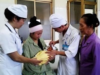 Cứu sống mẹ con sản phụ bị tai nạn giao thông