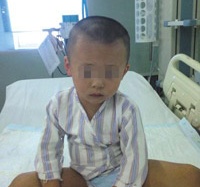 Bé cấp cứu vì ăn 78 viên thuốc của bà