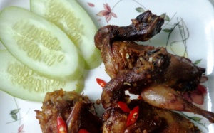 Chim cút nướng ớt, món lạ mà ngon