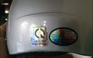 Siết chặt quản lý mũ bảo hiểm từ 1/7: Mũ dỏm vẫn có “cửa” sống