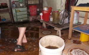 Hà Nội: Người dân “bì bõm” trong nhà, mùi hôi thối nồng nặc