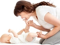 Những lưu ý mẹ nên thuộc lòng khi chọn mua thuốc mỡ trị hăm cho bé