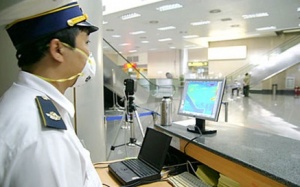 Khách đến từ Trung Đông buộc phải khai báo sức khỏe tại sân bay