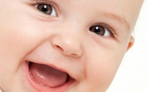 Vì sao bé hay chảy dãi?